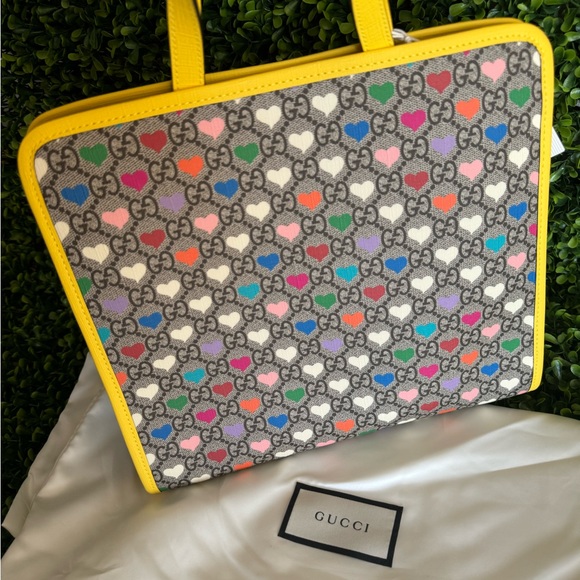 New Gucci Supreme Hearts Tote Bag - Picture 10 of 10